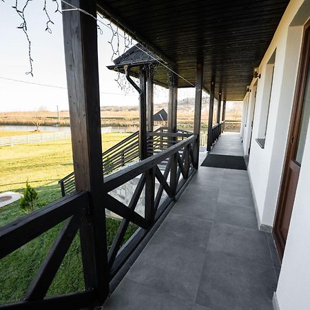 Отель Casa Andra Siret Экстерьер фото